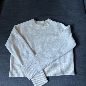 Universal Thread Cream Crew Neck Sweater
